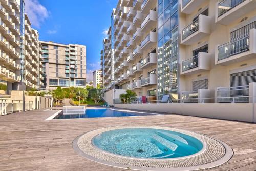 Blue Sky Apartment with pool