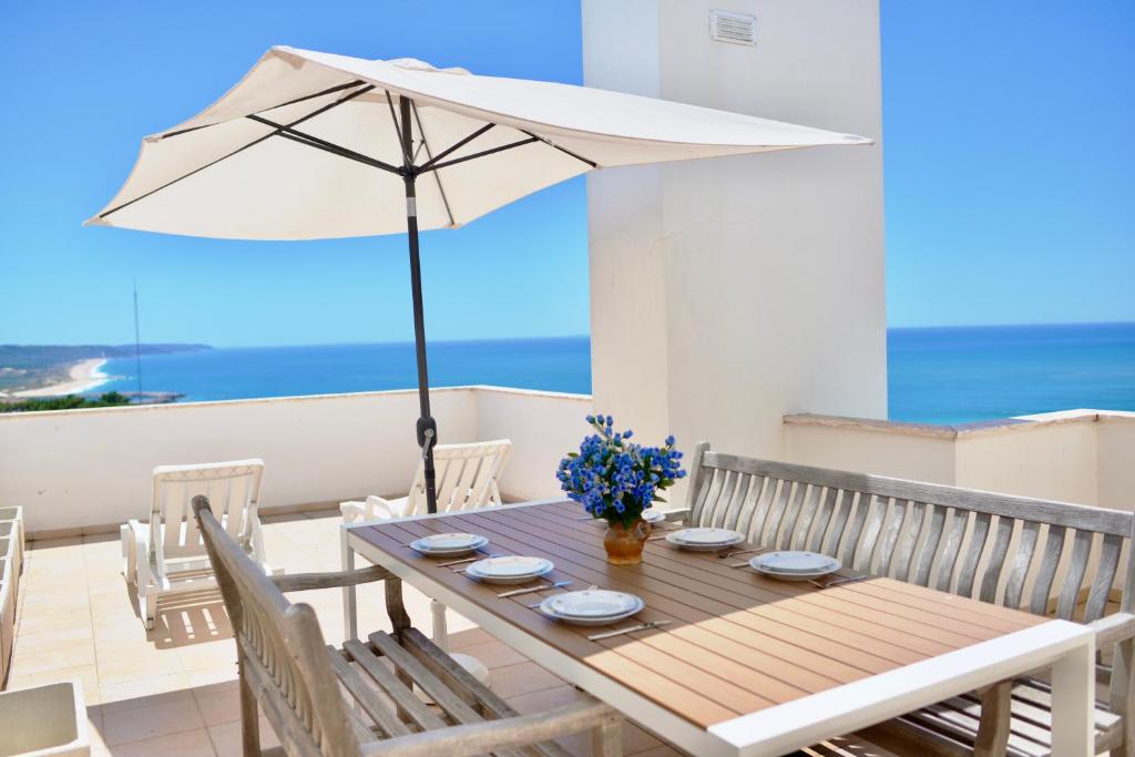 Blue Sky - Fantastic 3 bedroom apartment with private terrace in Nazaré Rua Senhora da Vitória, lote 4, 3º Esq., 2450-076 Nazaré