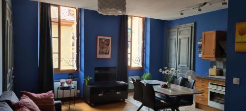 BlueMoon-Appartement en plein centre de ville d'Annecy-place de parking privée