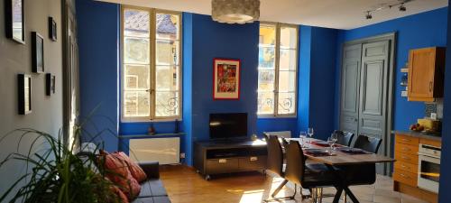 BlueMoon-Appartement en plein centre de ville d'Annecy-place de parking privée