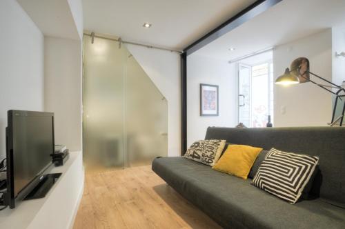 BmyGuest - Castelo Charming Flat