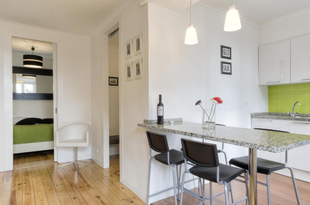 Appartement BmyGuest - Castelo Stylish Flat Largo de S. Martinho 5 1100-537 Lisbonne