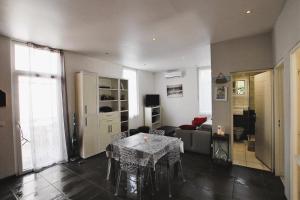 BNB RENTING 3 pièces avec 75m de terrasse à 5 min de la plage à pieds