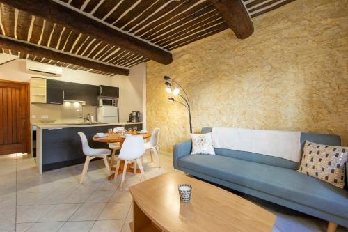 BNB RENTING atypical one bedroom apartment in the heart of Antibes