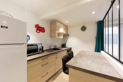 BNB RENTING brand-new atypical studio in rue Fourmillière