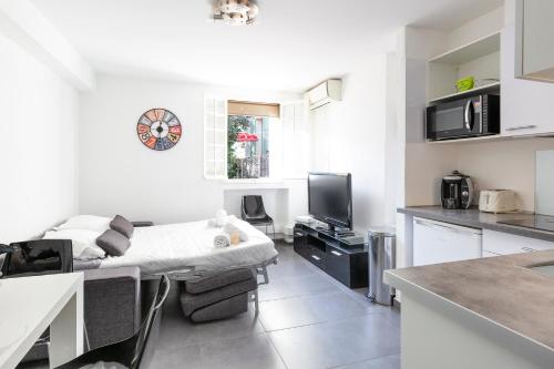 BNB RENTING Chez Dominique - 1 chbre 2-4pers Centre Antibes Migrainier