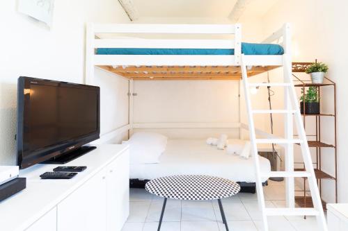 BNB RENTING Chez Dominique - Studio 2-4pers centre Antibes Fourmilliere 1er