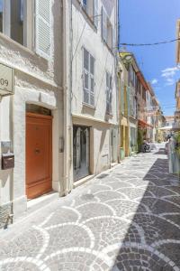 Appartement BNB RENTING Chez Dominique - Studio 2-4pers centre Antibes Fourmilliere 1er premier étage sans ascenceur 9 Rue Fourmillière 06600 Antibes Provence-Alpes-Côte d\'Azur