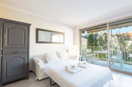 BNB RENTING chez J-P - 100m beach 2-4pers terrace sea view pool garage