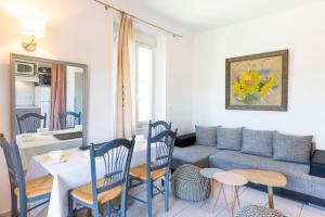 BNB RENTING Chez Sophie - 2 bedroom 2-4pers terrace sea view pool garage