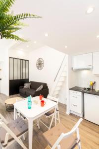BNB RENTING Chez Thibault - Studio rénové 2-4pers Centre Antibes Fersen