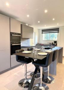 BnB Renting Le Cèdre spacious studio in Cannes with a balcony WIFI and AC