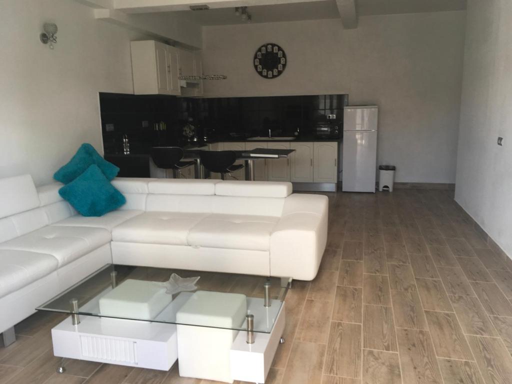 Boa Nova base. Caminho do Terço No 25, 9050-310 Funchal