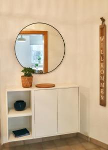 BOHO APARTMENT: NETFLIX + BALCONY + BATHTUB