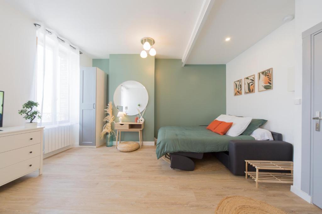 Appartement BOHO Centre Ville Sens - Wifi - BEST KEYS 12 Rue du Clos le Roi 89100 Sens