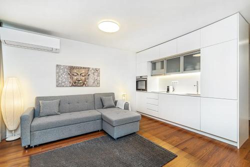 Bombarda Apartments II by Innkeeper