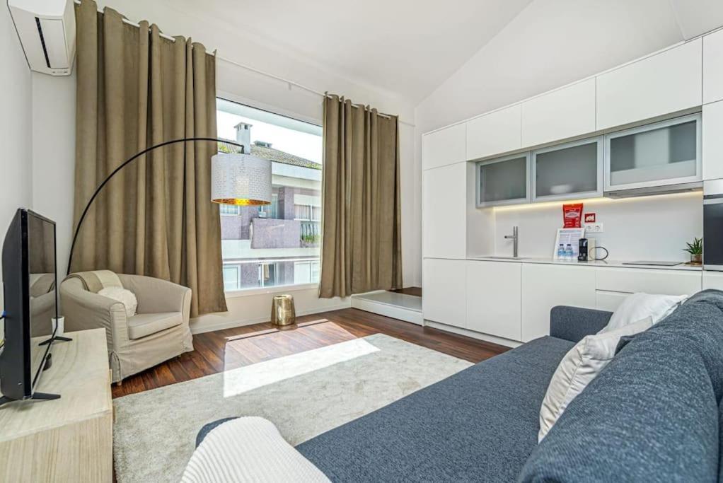 Bombarda Apartments IV by Innkeeper 250 Rua de Miguel Bombarda, 4050-381 Porto