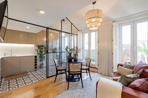 Bonfim Elegant Duplex w/ AC by LovelyStay