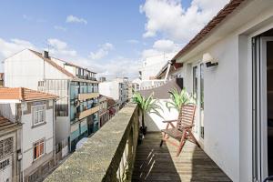 Bonfim Elegant Duplex w/ AC by LovelyStay
