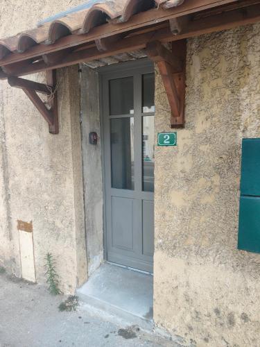 Bonjour appartement T2 neuf.