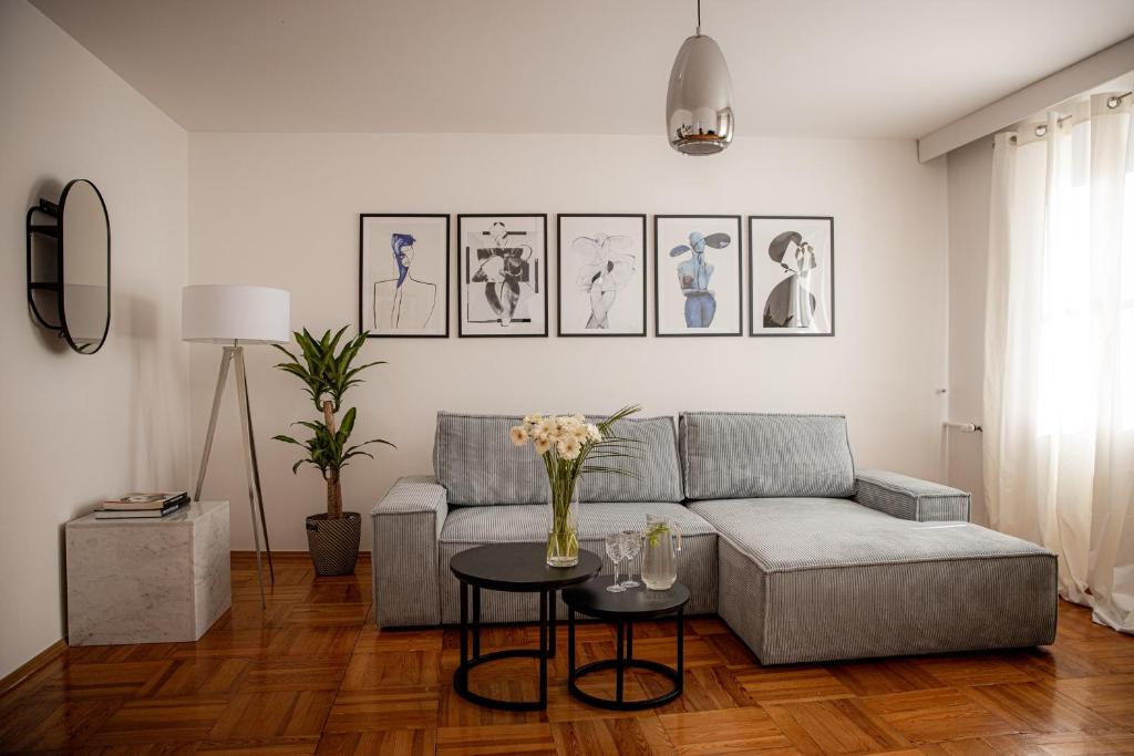 Bonnystay Gallery: Central, Kitchen, Wlan, Parking 387 Herrngasse 2 OG, 84028 Landshut