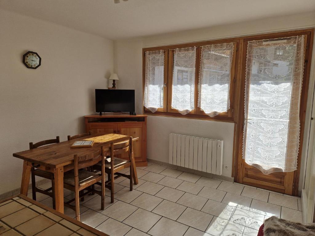 Appartement Boost Your Immo Le Gaubert Vars 805 COURS YVES BRAYER 05560 Vars