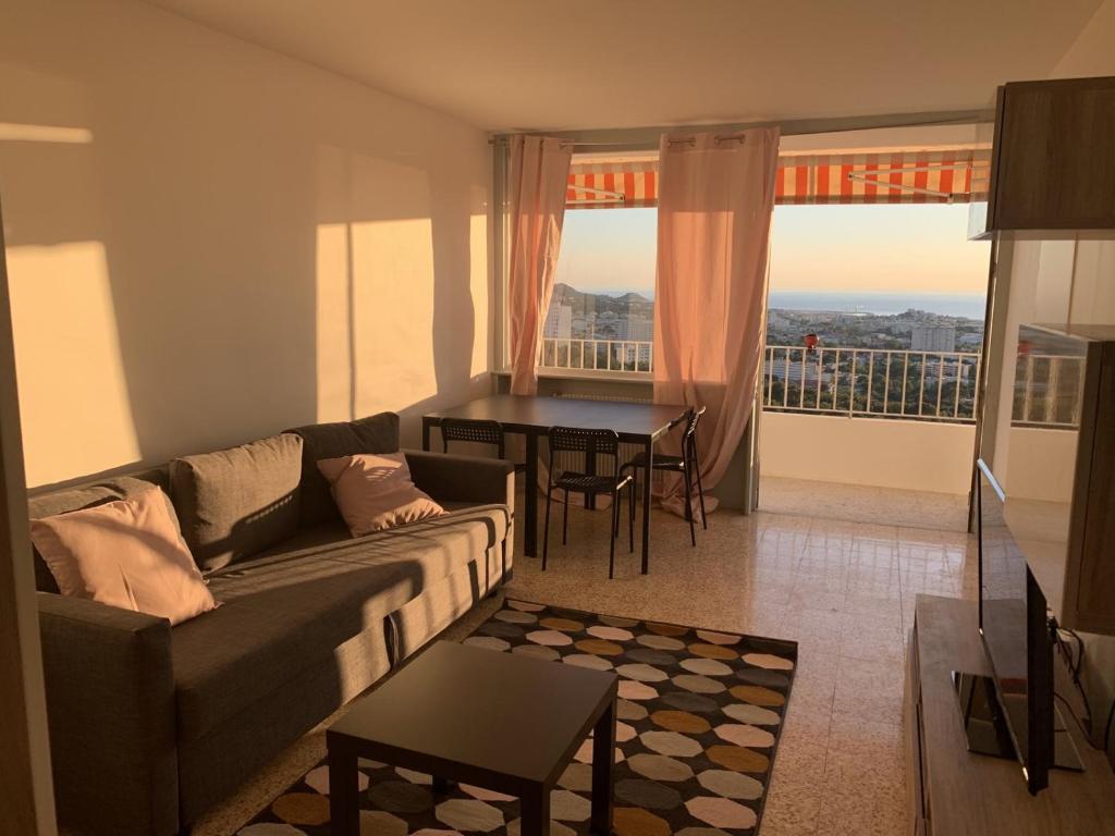 Appartement Boost Your Immo Marseille La Rouvière 121E1 83 bd deu Redon 13009 Marseille