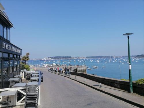 Appartement Appartement bord de mer 68 Avenue George V Dinard