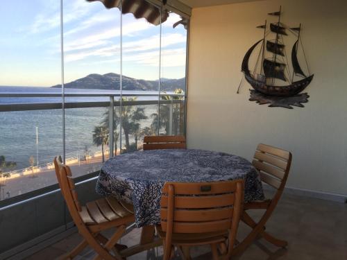 Bord de mer - Cannes la Bocca