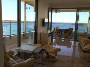 Bord de mer - Cannes la Bocca