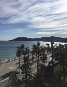 Bord de mer - Cannes la Bocca
