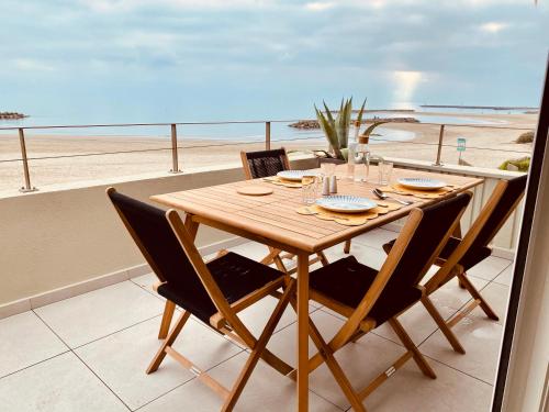 Appartement Bord de Mer Carnon 1re ligne Direct Plage Mauguio france