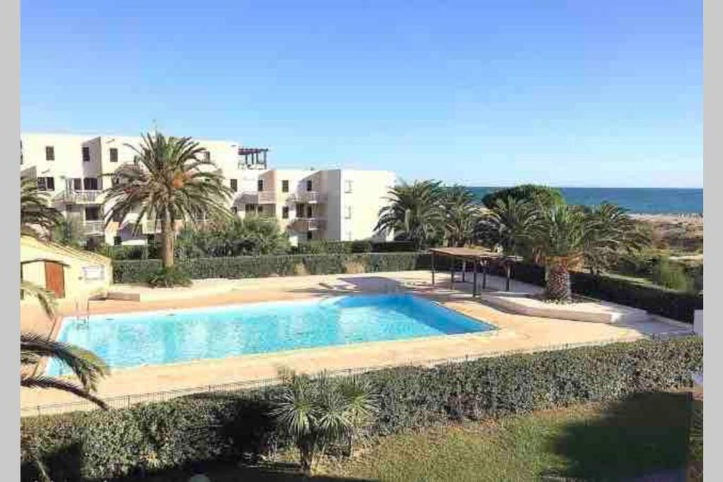 Bord de plage avec grande piscine Impasse donizetti Résidence les Capitelles, 66750 Saint-Cyprien