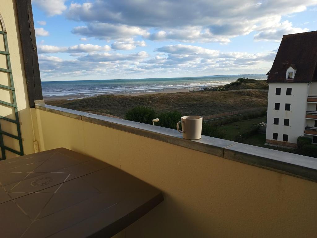 Appartement Bord de plage, thalasso et vue mer ! 38 Avenue Charles de Gaulle 14390 Cabourg