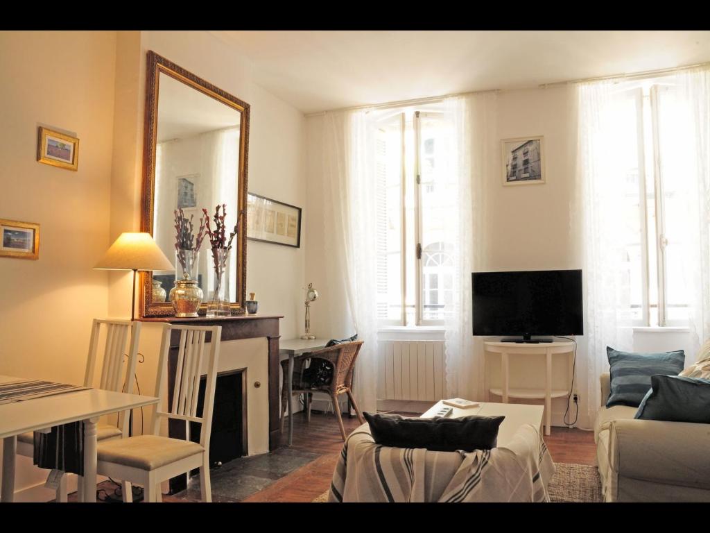 Appartement Bordeaux charming center 135 rue Sainte Catherine 33000 Bordeaux