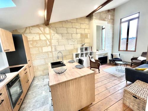Bordeaux Stone YourHostHelper