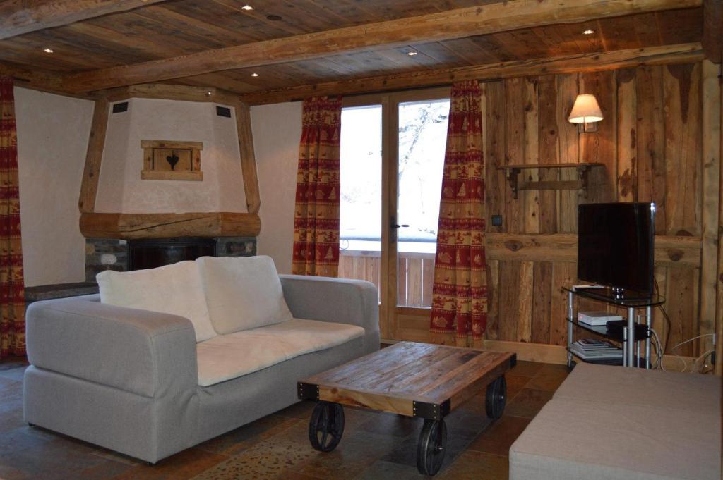 Appartement BOSSET Appartement style chalet bien equipe avec cheminee Route de la Balme 73150 Val dʼIsère