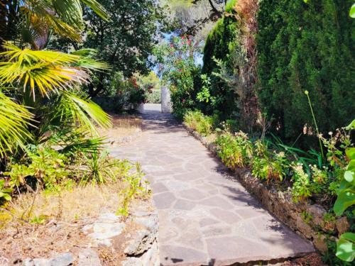 BOULOURIS, Grand Studio 2 à 4 personnes à 5min à pied des plages