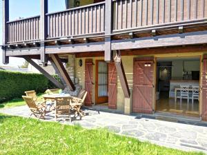 Bourg Madame IV