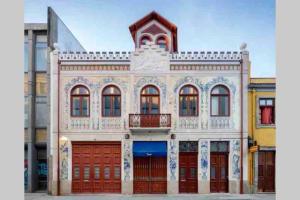 BOUTIQUE Rentals-Art & Charm II Apt w/ Terrace