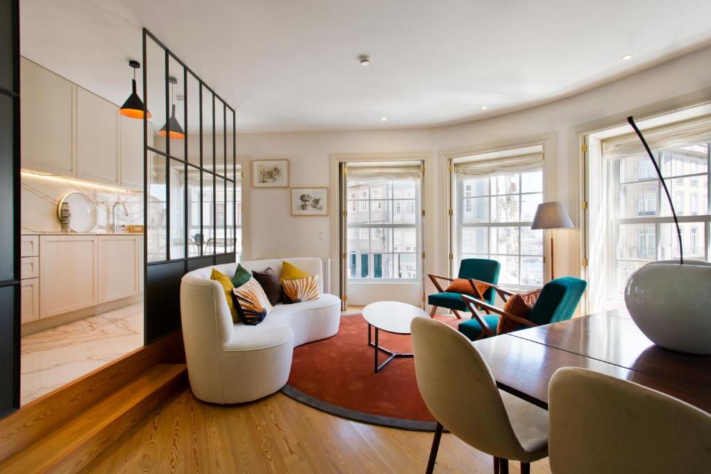 BOUTIQUE Rentals-Isabella Ribeira Apt great views 65 Rua de Mouzinho da Silveira, 4050-420 Porto