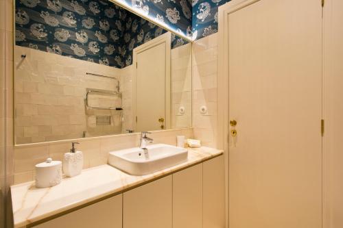 BOUTIQUE Rentals-Isabella Ribeira Apt great views
