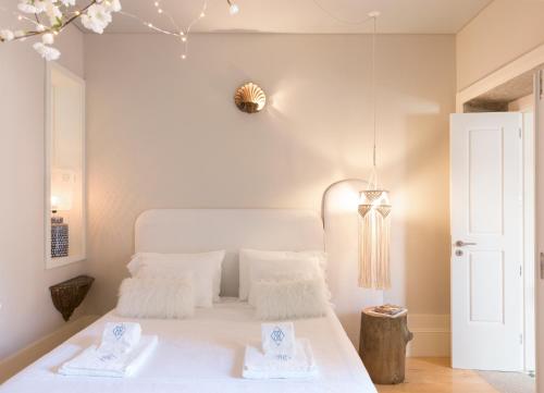 BOUTIQUE Rentals - Little Treasure Studio