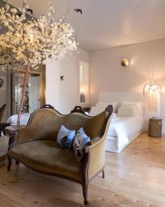 BOUTIQUE Rentals - Little Treasure Studio