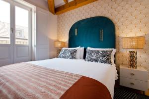 BOUTIQUE Rentals-THE ALMA Apt w/ balcony