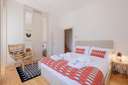 BOUTIQUE Rentals- THE RIBEIRA***** Apt great views