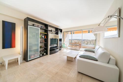 Brand new 2 bedrooms heart of Cannes
