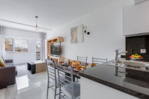 Brand new apart with sea view and near the beach