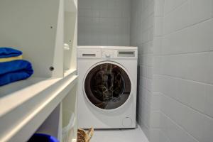 Brand New Duplex Apt/Old Town/Mins to Beach