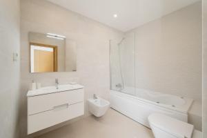 Brand New Holiday Apartment in Porto de Mos, Lagos